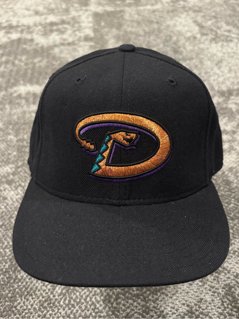 Vintage New Era Arizona Diamondbacks Retro Logo Black Fitted Size 7 3/8 Hat